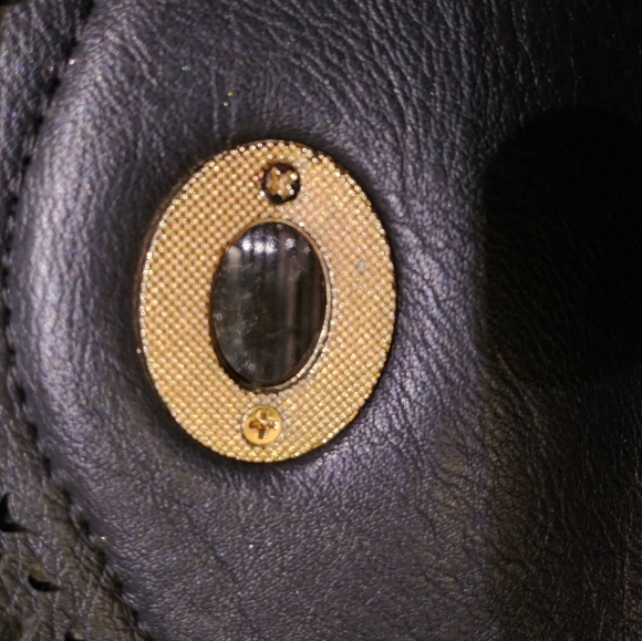 Crossbody - Picture 7 of 9